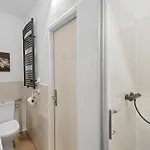 Daire 2 Bedroom Stunning Apartment In Malberg