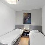 Daire 2 Bedroom Stunning Apartment In Malberg *